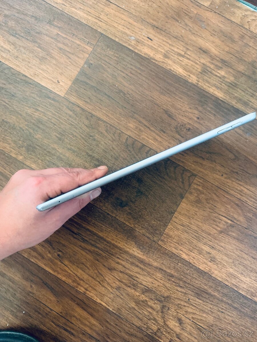 iPad 6. generace (Cellular) - 5