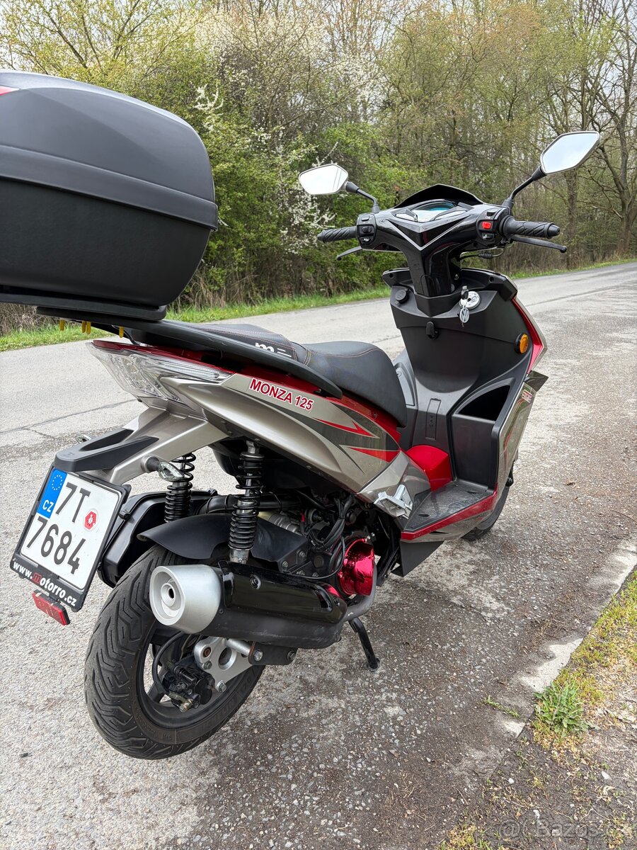 Motorro Monza 125i - 5