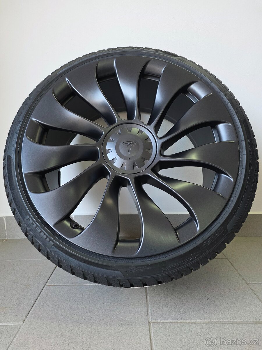 Orig. Tesla Model Y - Zimní Pirelli R21 - 5