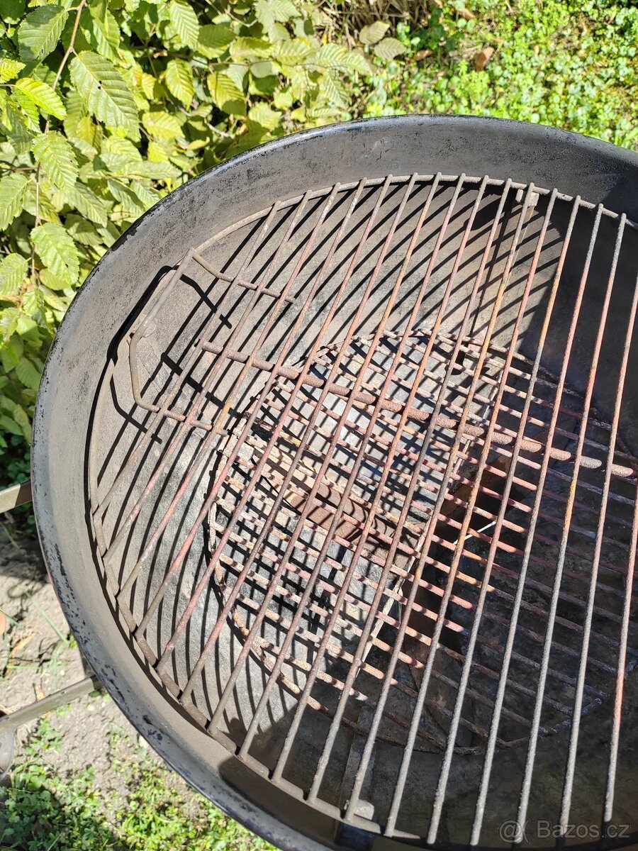 WEBER Gril na dřevo a uhlí Classic Kettle - 5
