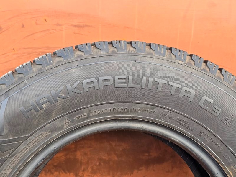 Zimní Nokian 225/70/15C - 5