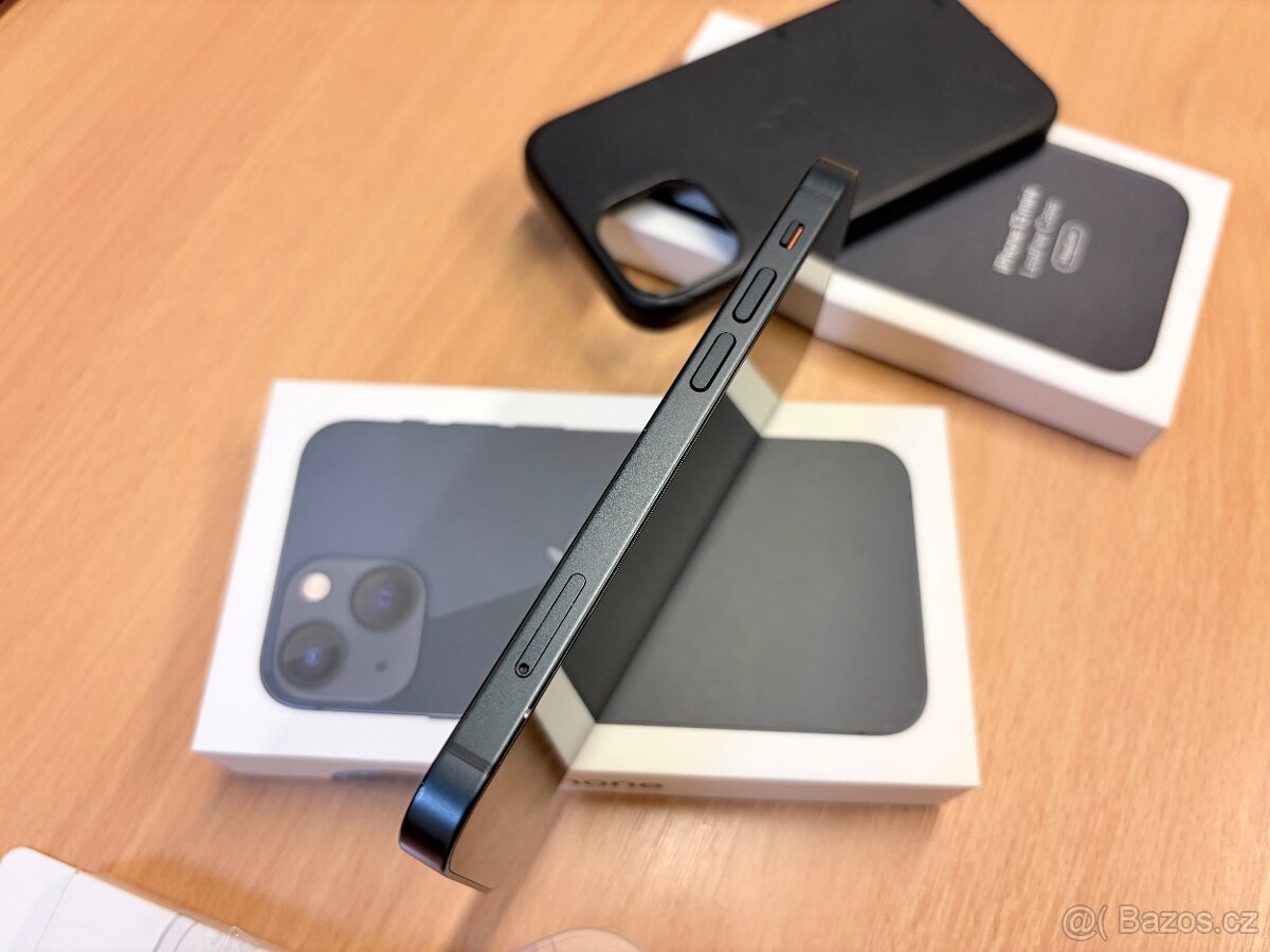 iPhone 13 mini 128 GB Midnight + Apple Leather Case + Spigen - 5