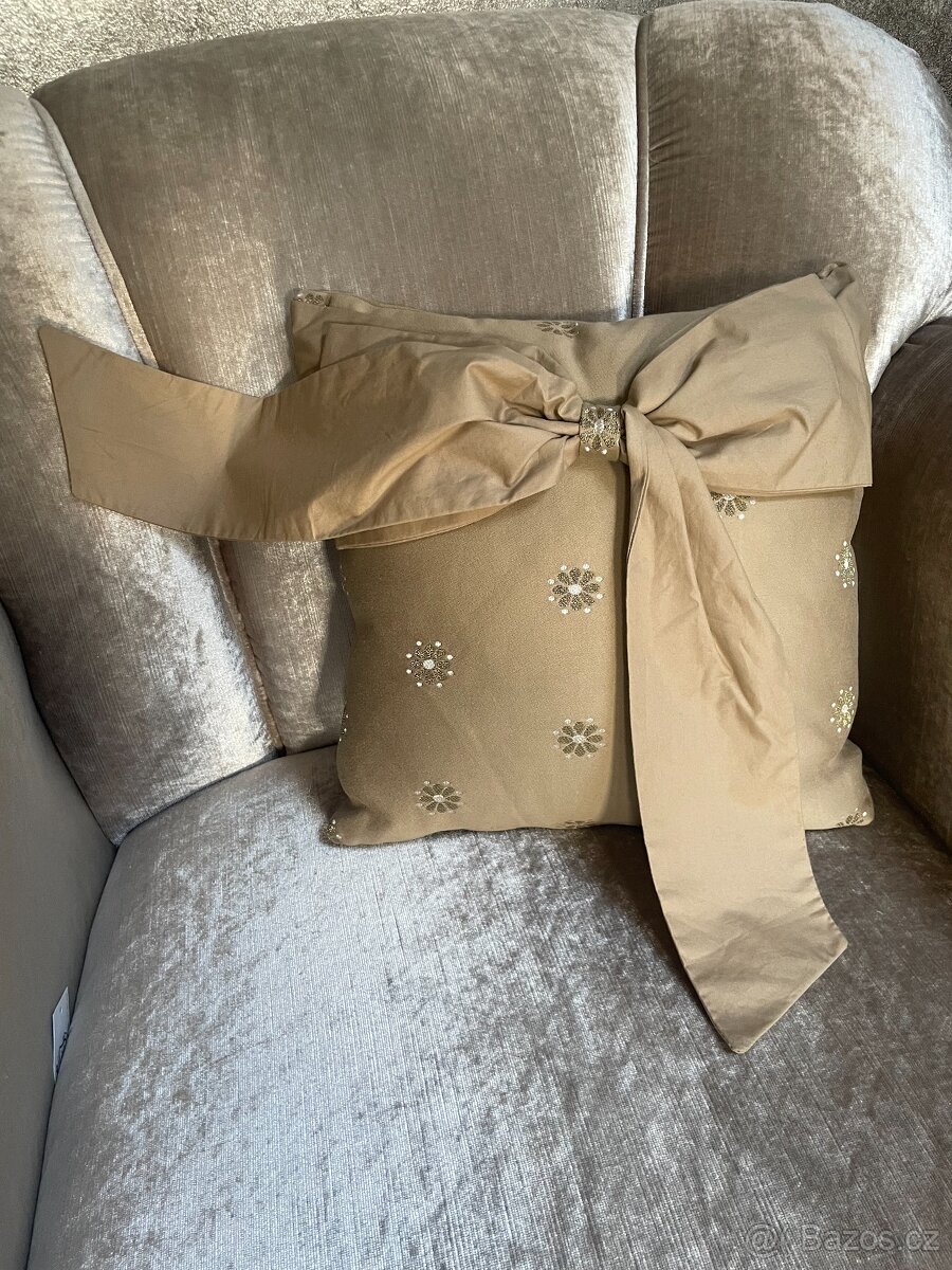 polštář s mašlí - 5