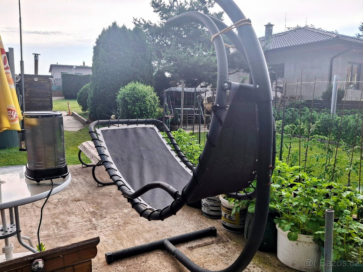 Závěsné zahradní lehátko se střískou - 5