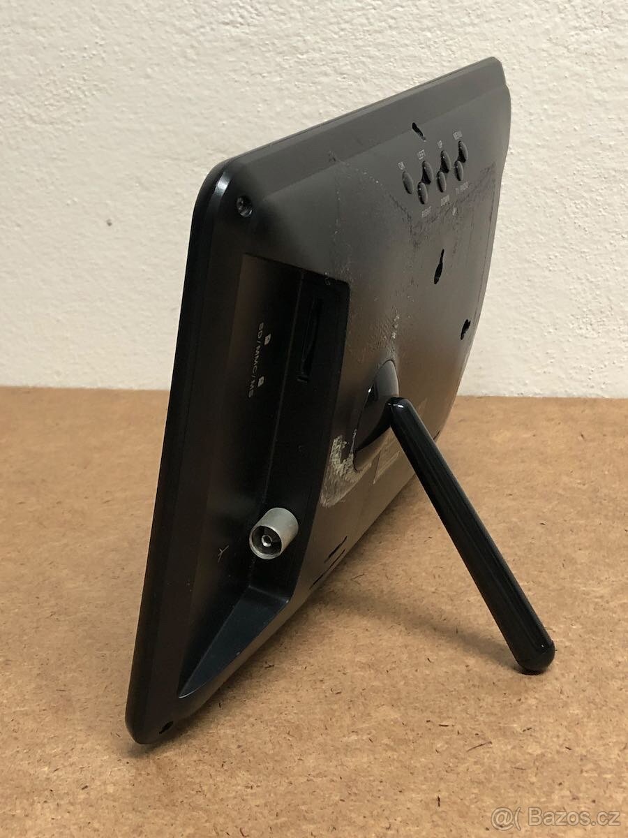 Evolve Relax 8" LCD TV - 5