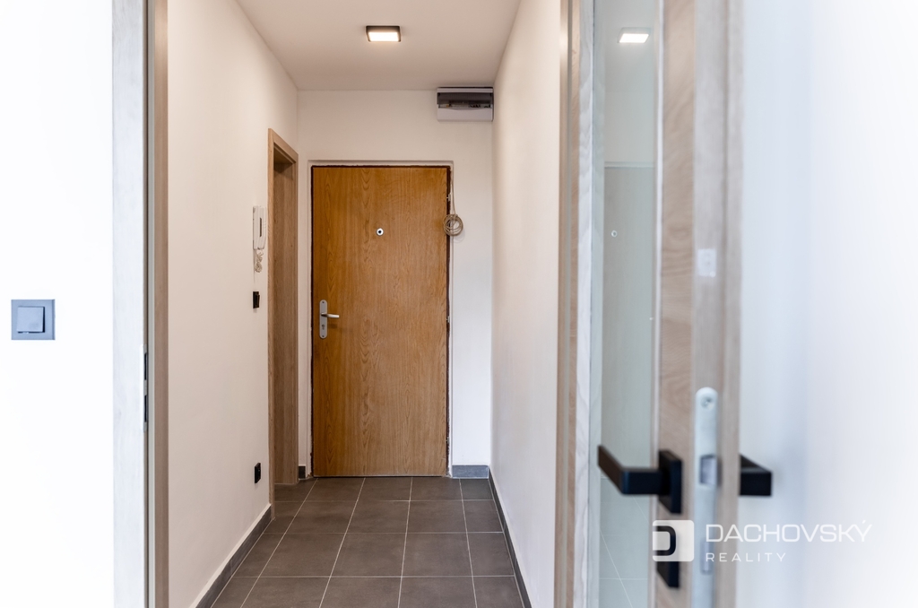 Prodej bytu 1+kk 30 m², Pardubice - Studánka - 5