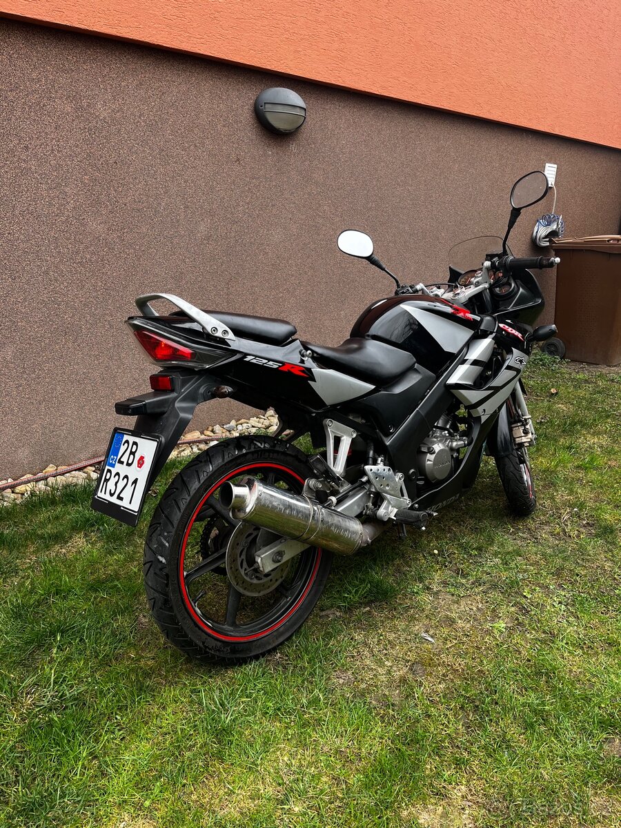 Honda CBR125R - 5