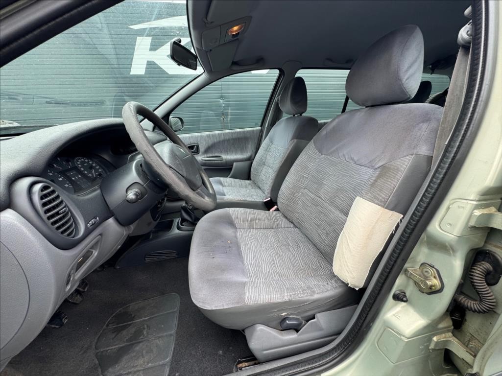 Renault Mégane 1,6 (2001) - 5