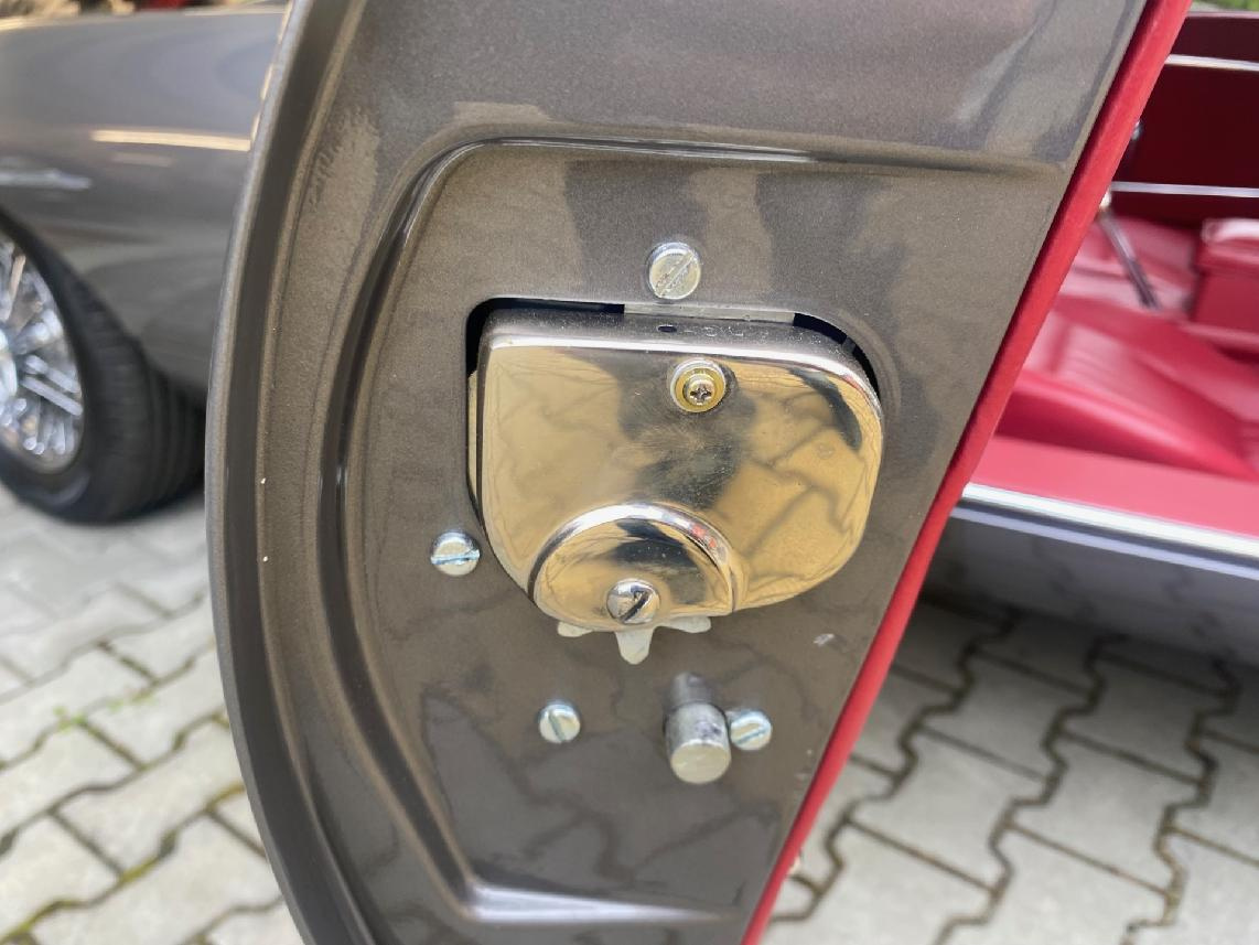 Jaguar E-Type 4.2 Series 1½ (1967) - 5