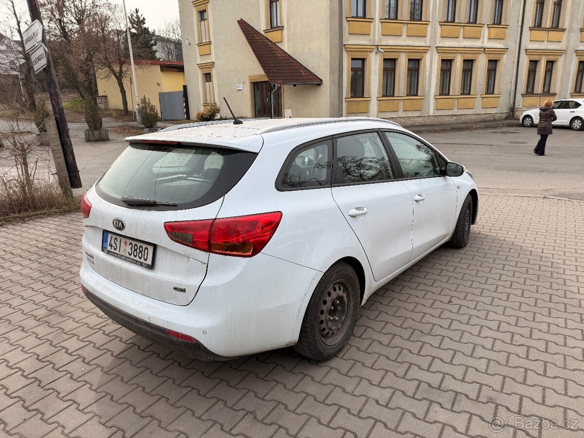 Kia Cee´d, 1.4 CRDi Comfort Plus - 5