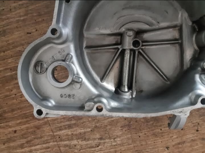 Víko spojky Suzuki RM 250 - 5