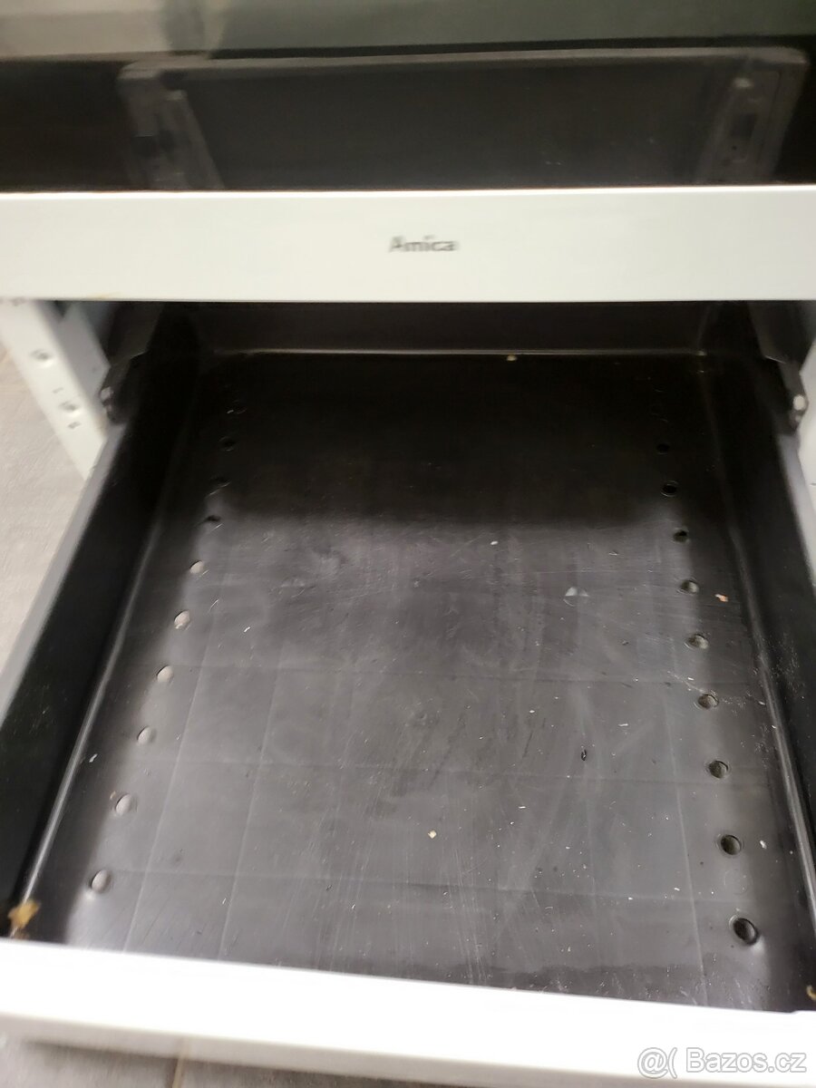 sklokeramický sporák Amica - 5