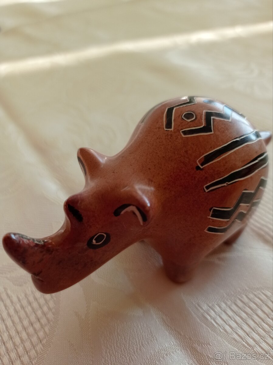 Soška nosorožce z Keni - 5