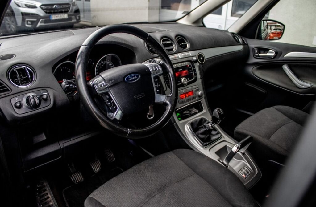 Ford Galaxy 7miestné - 5