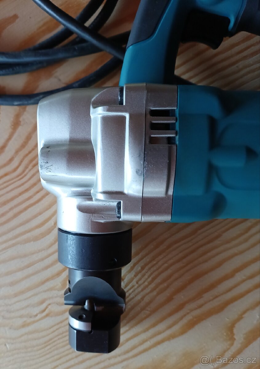 Makita prostřihovač JN3201 - 5