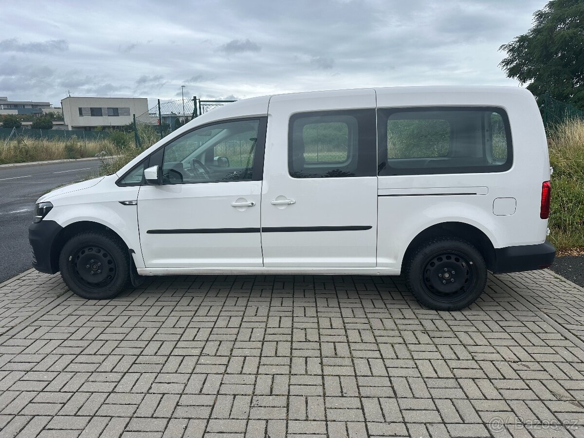 Caddy Maxi 5 míst 4x4 2,0 Tdi 90kW multifunkční volant - 5
