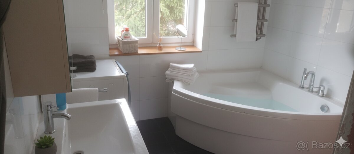 Pronájem prostorného bytu 2+kk (92 m) v RD Libčice nad Vlt. - 5