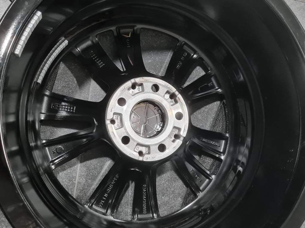 VW Golf , Passat , Tiguan , alu kola R17 5x112 - 5