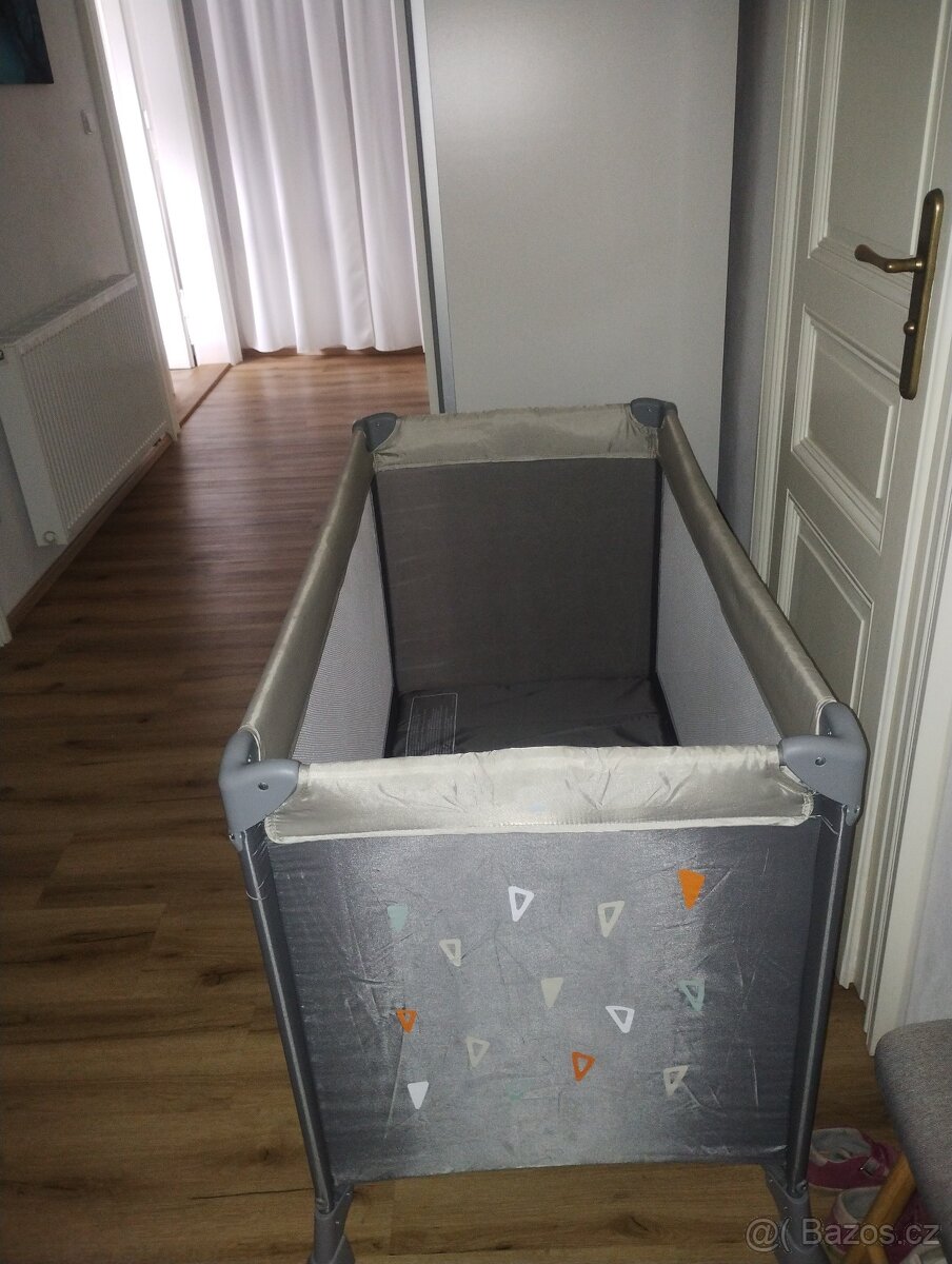 Cestovní postýlka Bebeconfort s cestovní matrací - 5