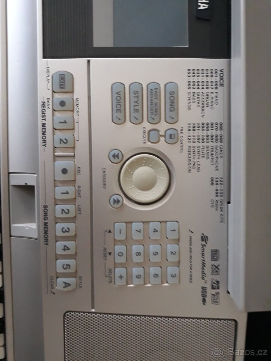 Yamaha DGX-305 portable grand - 5