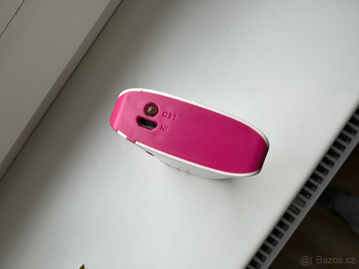 Powerbanka 3× USB + LED svítilna - 5