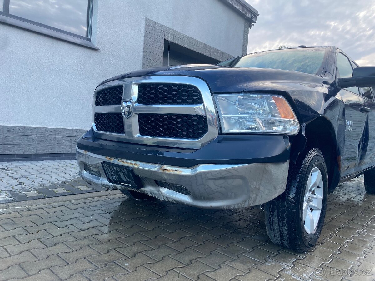 Dodge Ram 5.7 2017 Dovuz Kanada pojizdny - 5