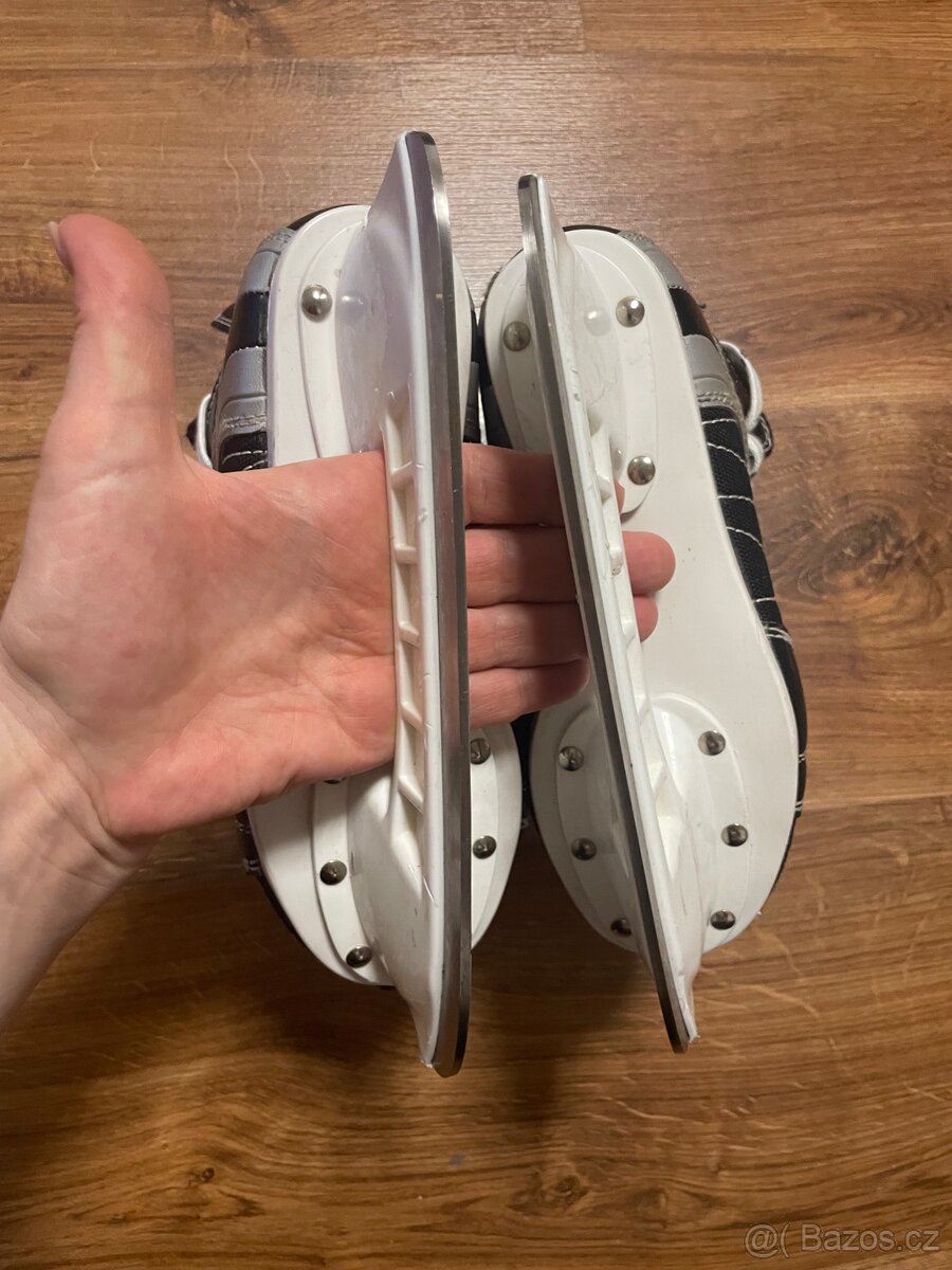 Volnočasové lední brusle - 5