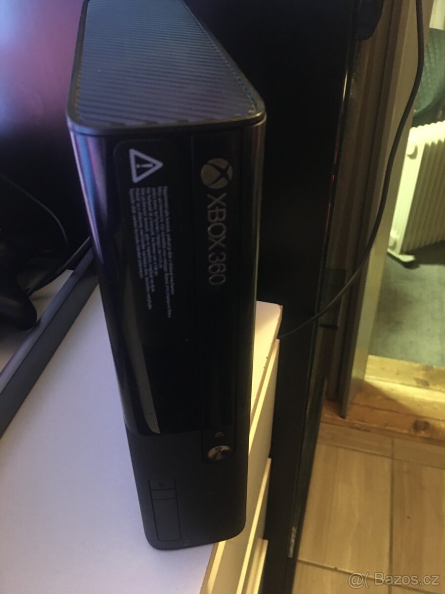 Prodám XBOX360 plus KINECT - 5