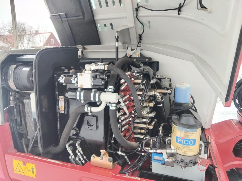 Pasový Bagr Takeuchi TB260 Powertilt - 5