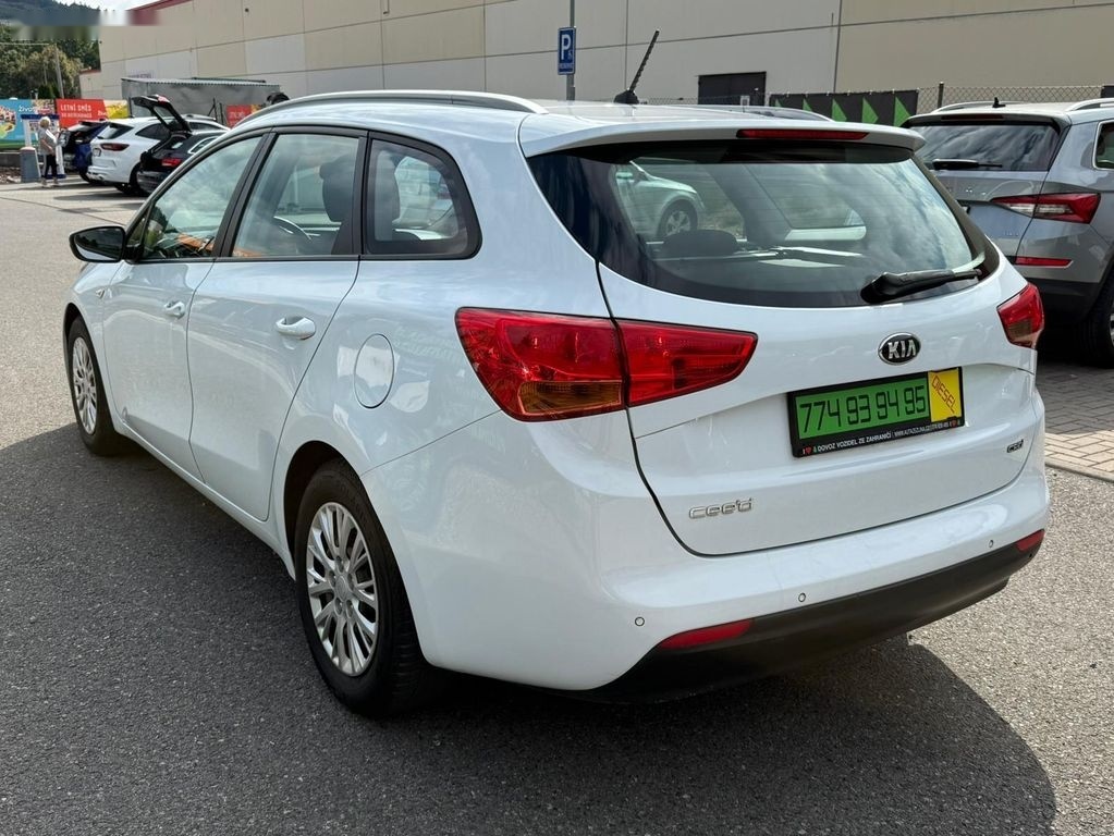 Kia Cee´d,1,6 CRDI - PARK. SENZORY - 5