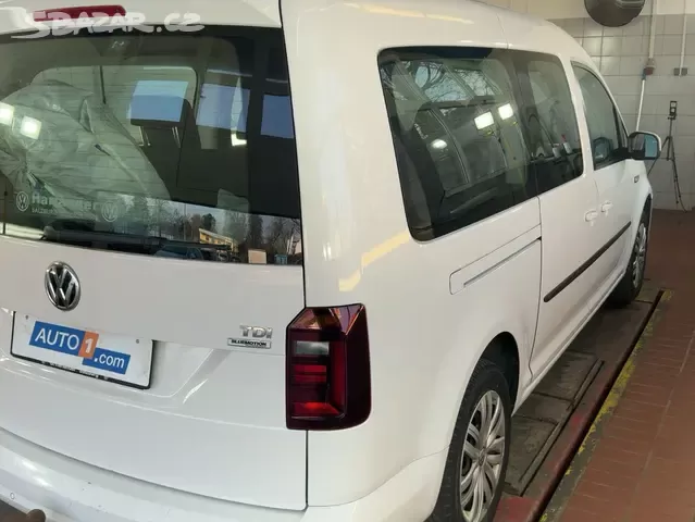VW Caddy Maxi 2.0 TDI,Xenon,7.Míst,1.Majitel,Tažné - 5
