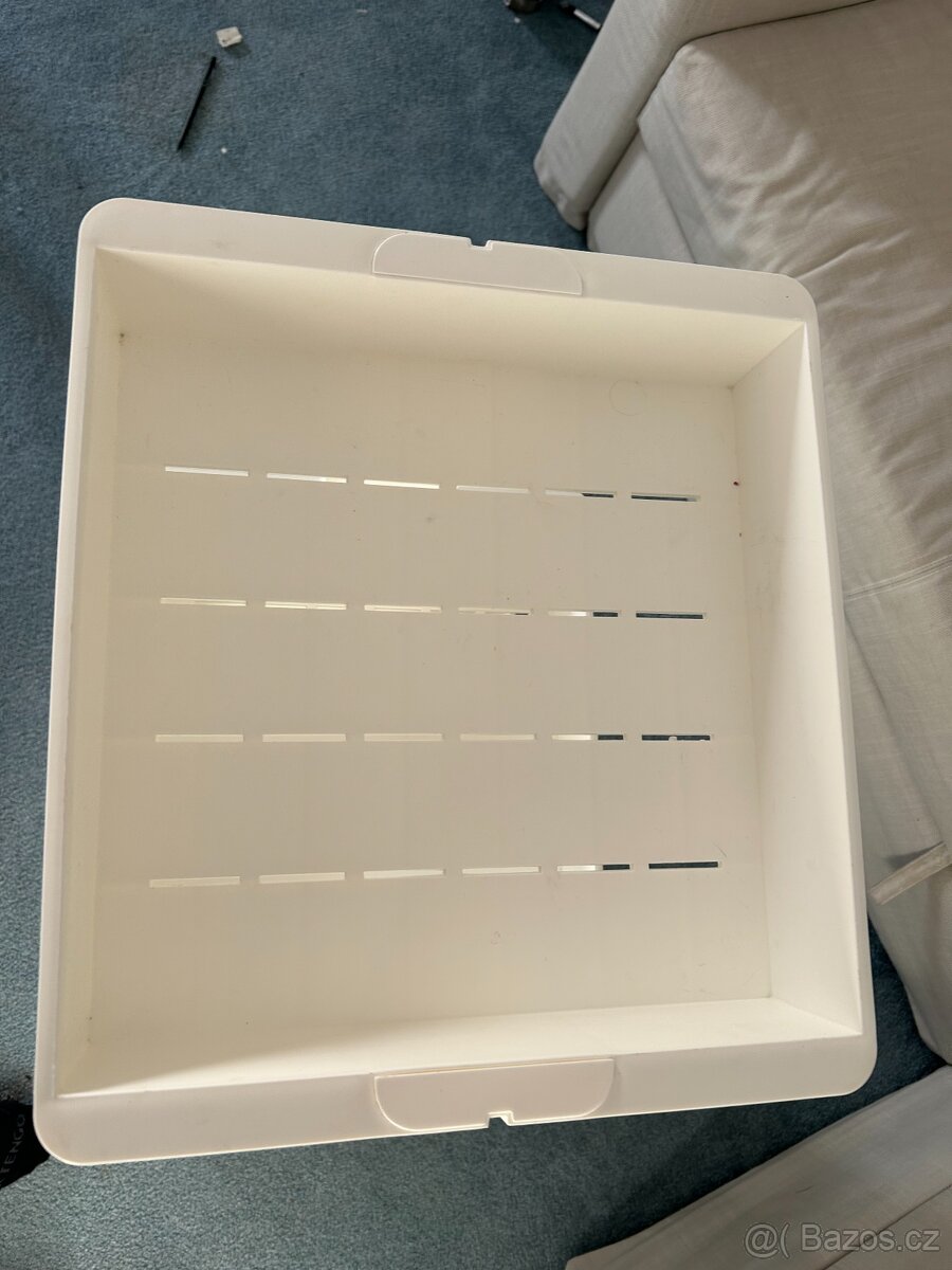 Plastový pojízdný regálek - 5