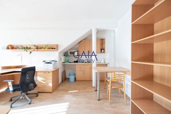 Vacenovice - Nemovitost se strategickou polohou - 692m2 - 5