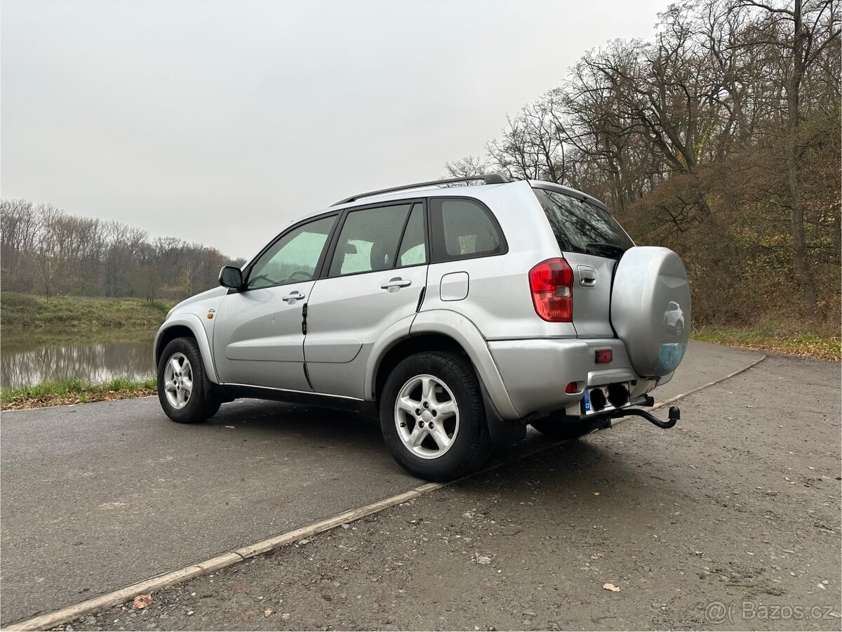 TOYOTA Rav4 2.0 D4D 4x4 Zachovalá - 5