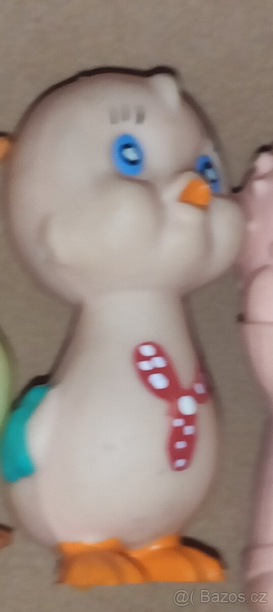 Staré pískací hračky, mončičáci, řetěz na kočárek - 5