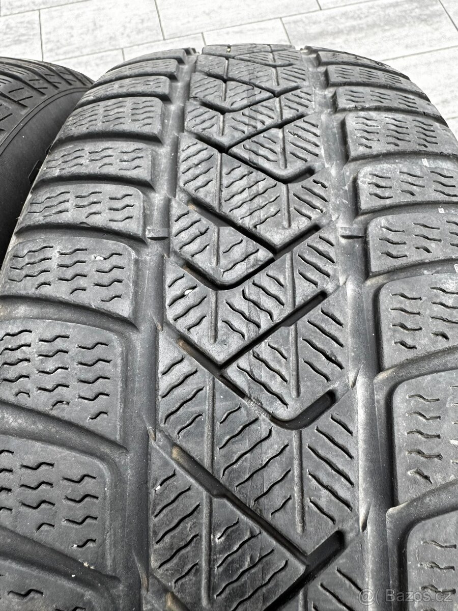 ZImní pneu 225/60/18 Pirelli RFT - 5