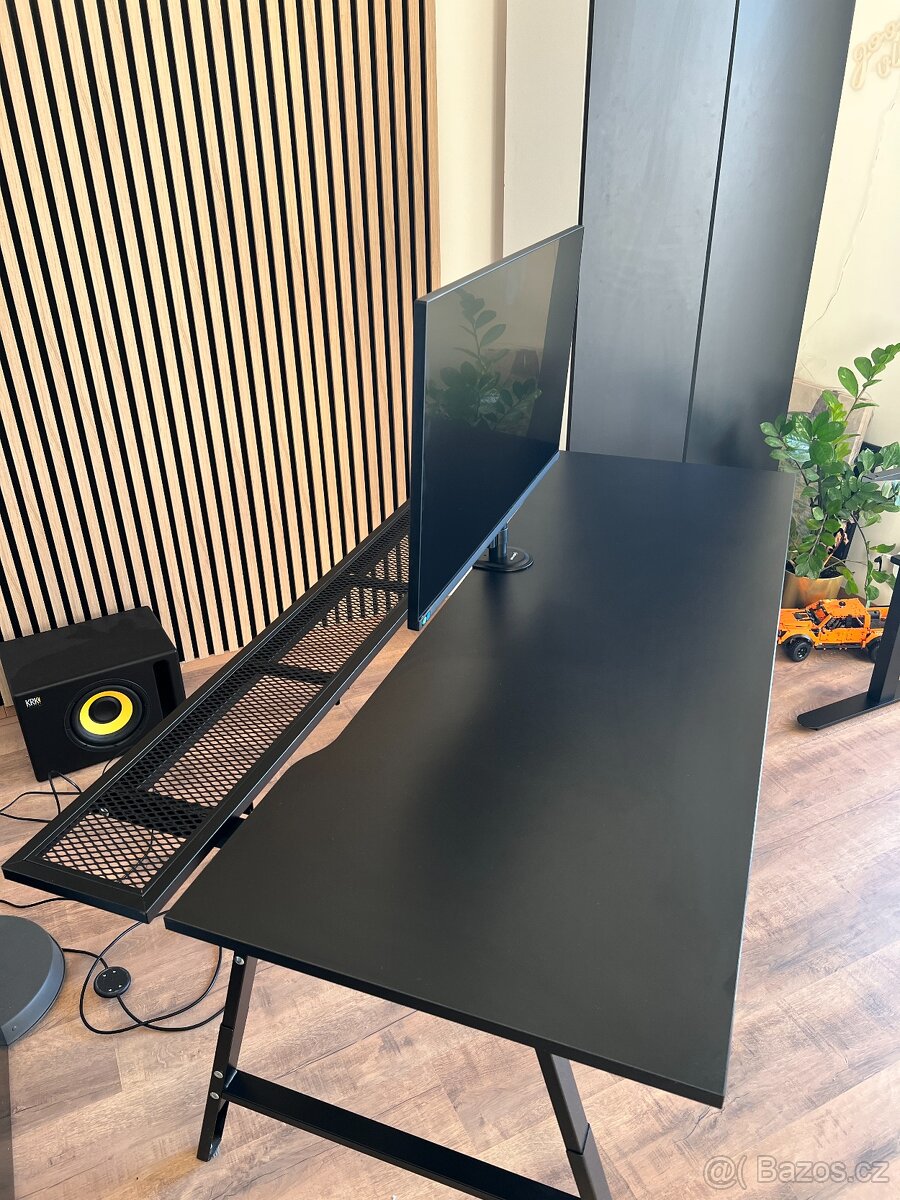 Prodám herní stůl IKEA - 5