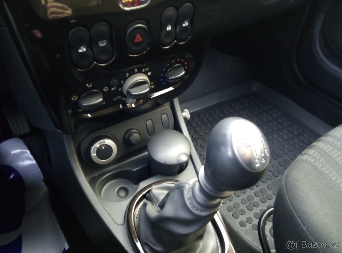 Dacia Duster, 1.6i 77kW 4x4 KLIMA - 5