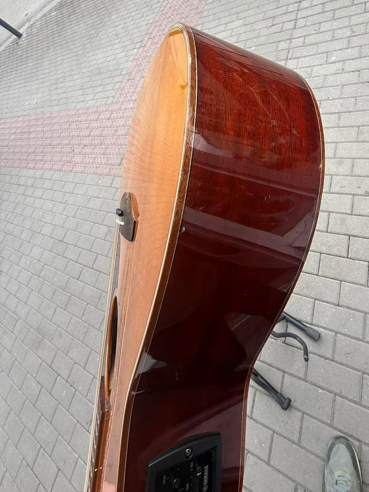 Elektroakustická kytara Yamaha A1M - 5