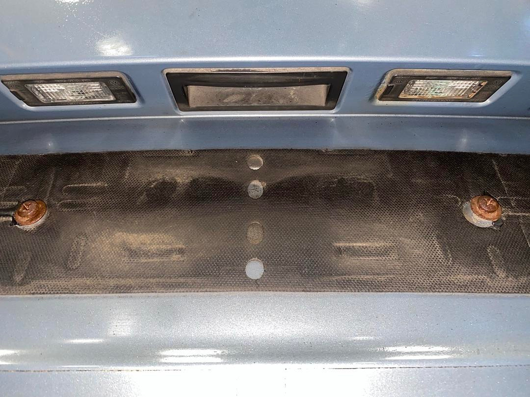 Páté dveře světle šedá metalíza LR7J VW Sharan 7N r.v. 2011 - 5