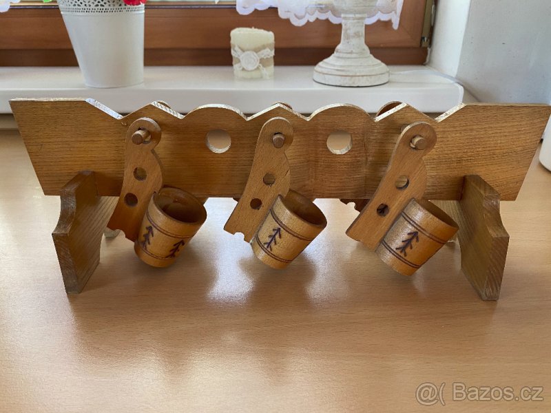 Dřevěný stojánek s hrníčky - 5