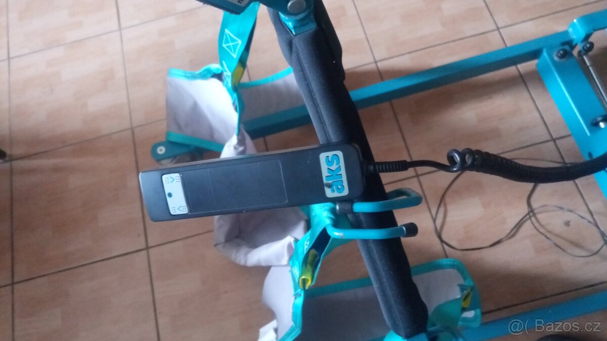 Prodám elektrický pojízdný zvedák - 5