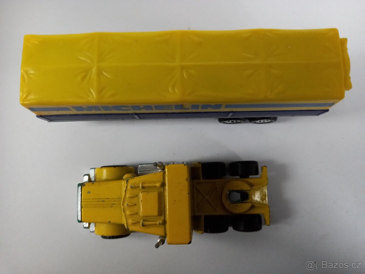 MATCHBOX CONVOY - PETERBILT FIRE ENGINE - 5