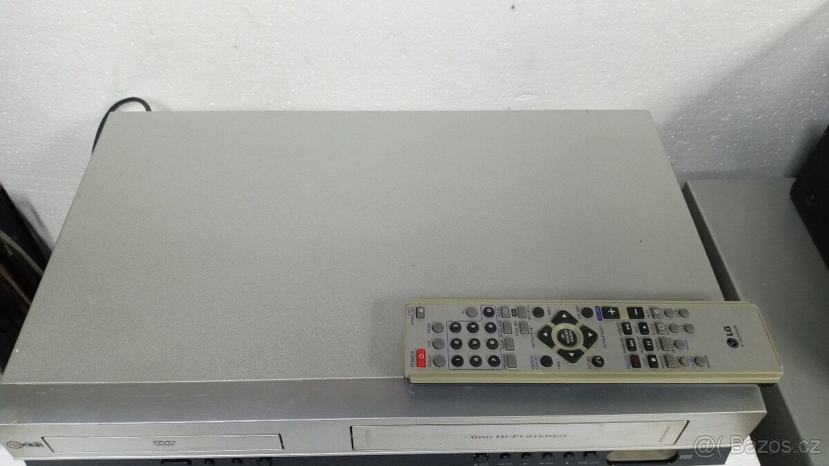 DVD přehrávač LG V280 + videorekordér (Combo DVD+VCR) - 5