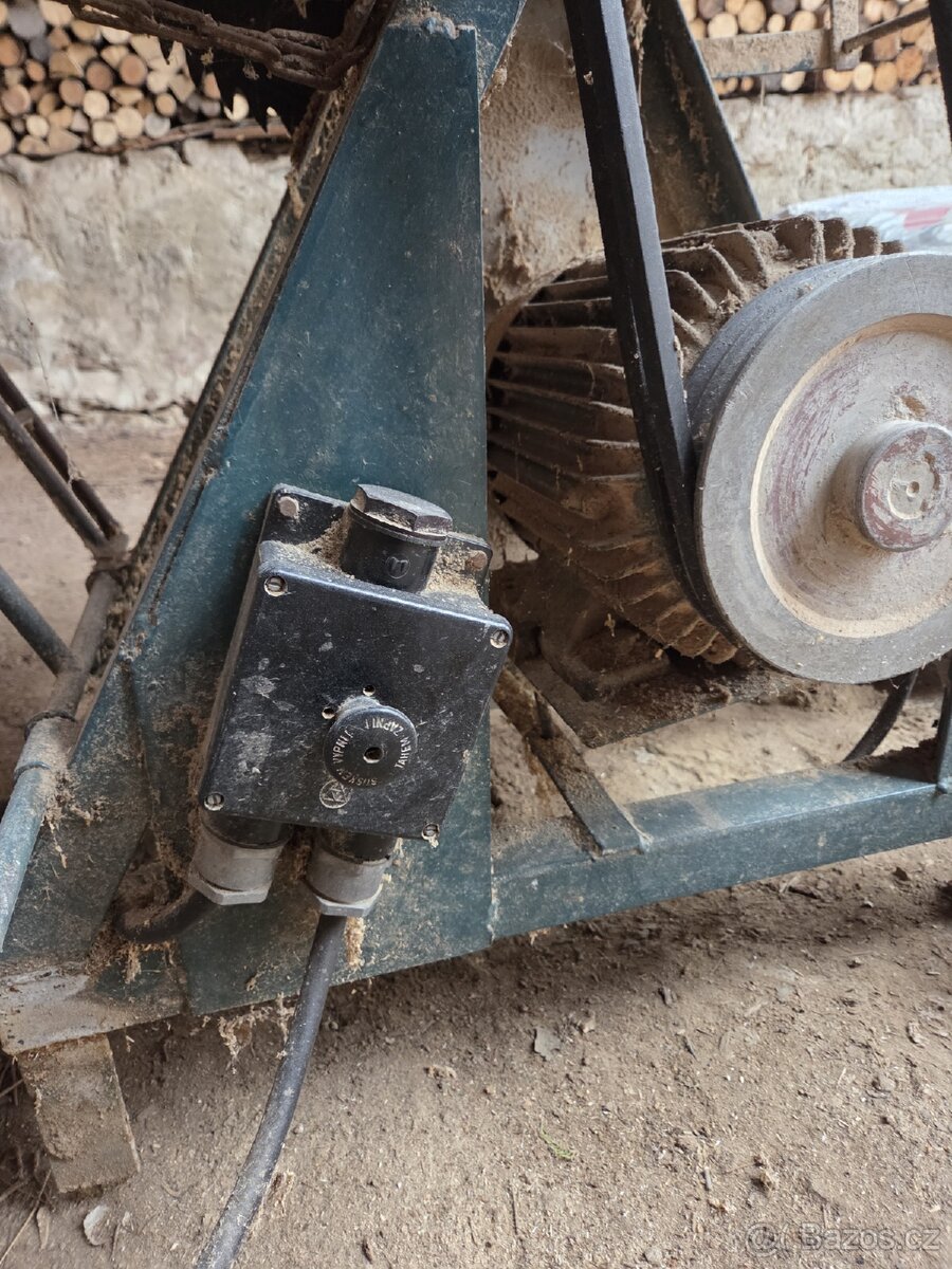 Cirkulárka pila s kolébkou 4kw - 5