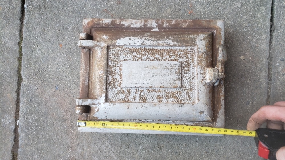 Litinová dvířka pro pec, kamna, krb. (2 druhy) - 5