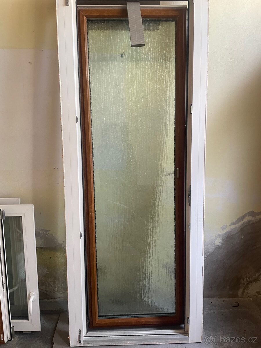 Prodám 3 ks okna, 1ks balkonových dveří - 5
