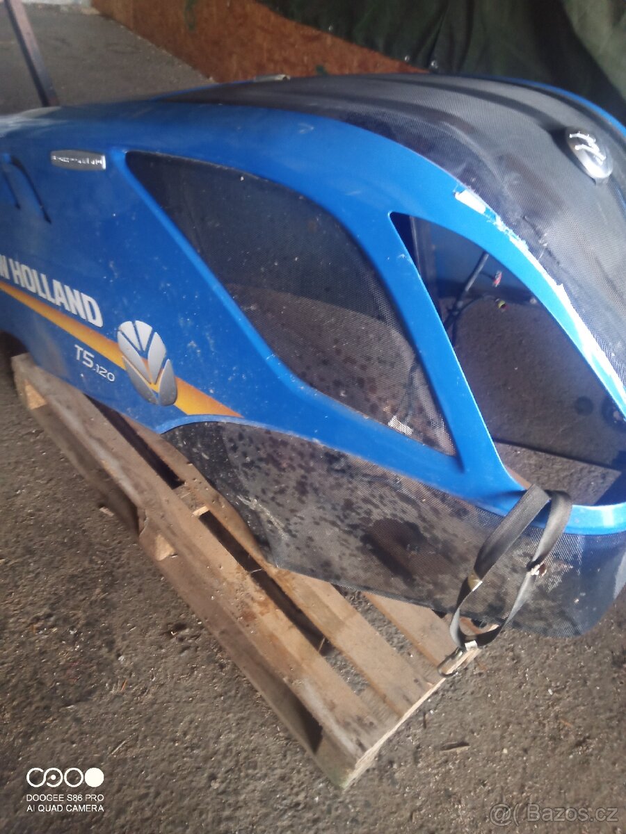 Prodám kapotu na New Holland T5 r.v.2020 - 5