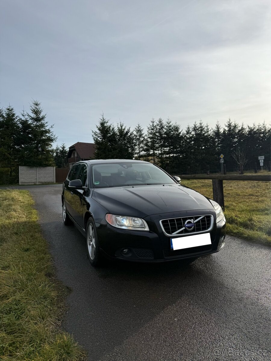 Volvo V70 2012 D5 2.4 158 kw automat kůže servis - 5
