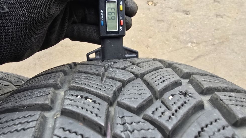 Zimní pneu 205/55/19 Good Year - 5